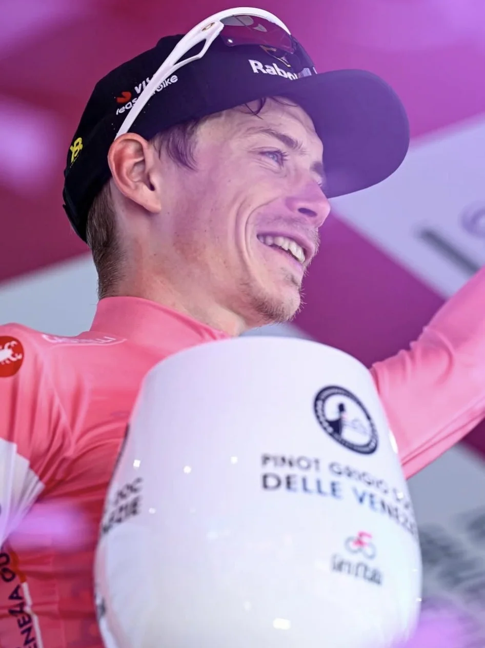 Honor para Eulálio, rosa para Jonás: el Giro ya tiene dueño