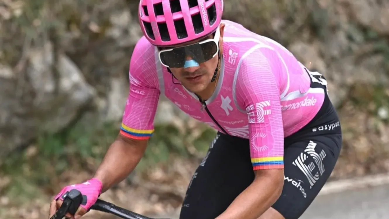 Richard Carapaz vuelve a entrenar y pone la mira en el Tour de Francia 🇪🇨🔥